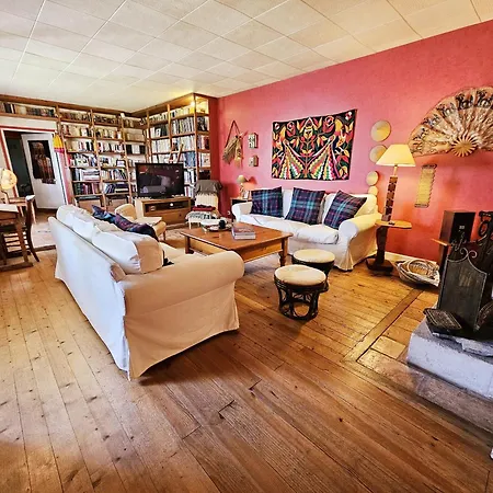 Holiday home L Echappee Belle En Campagne Charentaise *